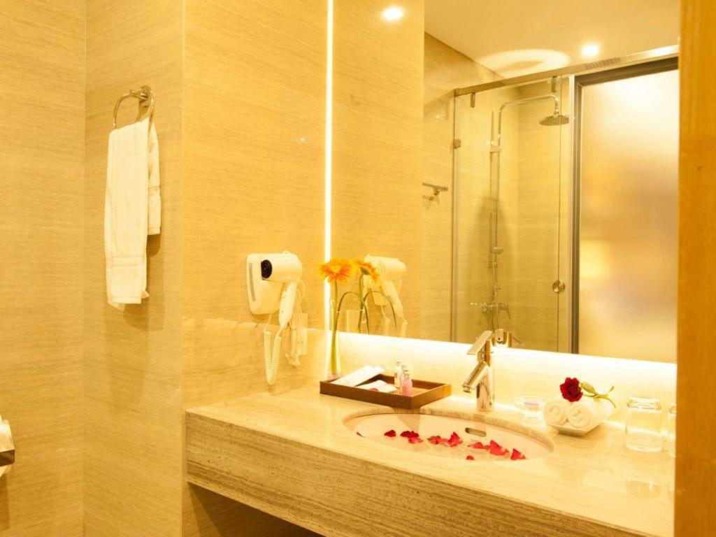 Iris Hotel Кантхо Экстерьер фото